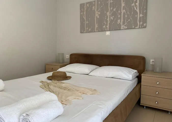Bright And Cozy Apartment Near The City Center